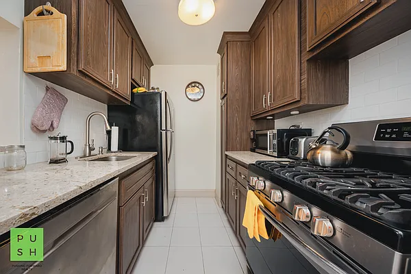 Sold by Pushing Forward Realty LLC | media 6