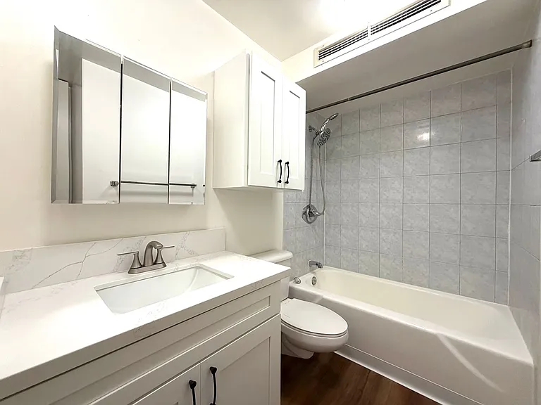 555 University Ave #1406 — Photo 4