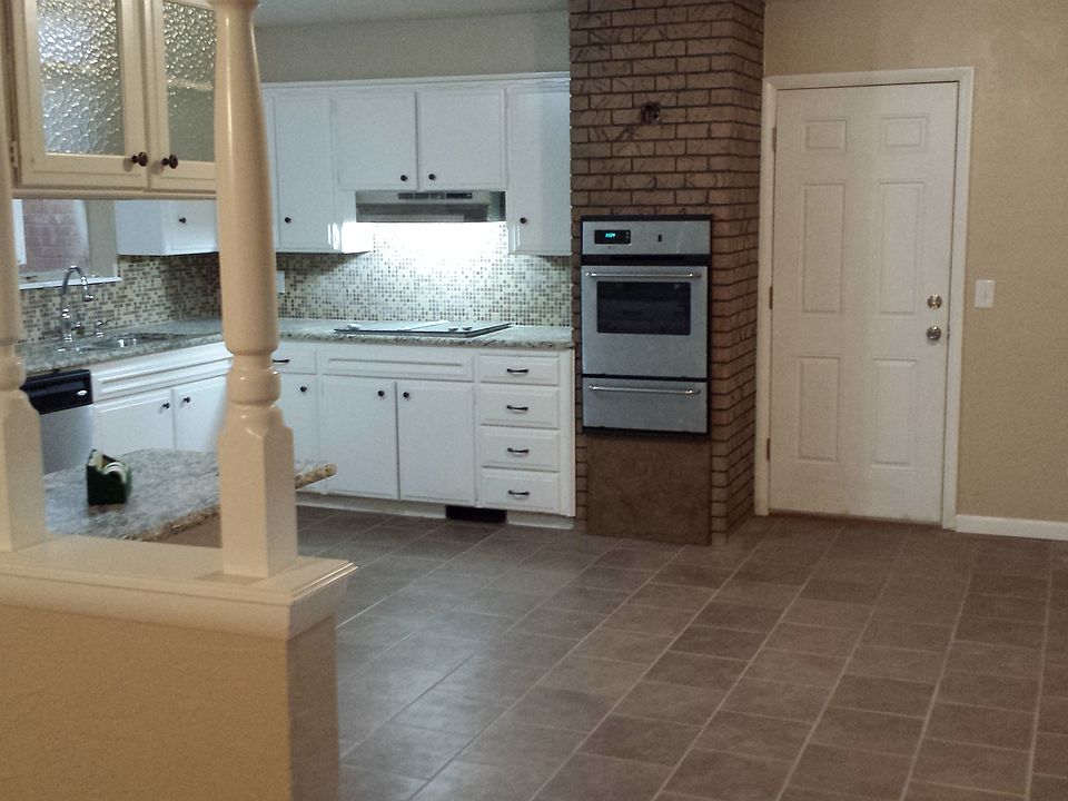 Large Eat In Kitchen