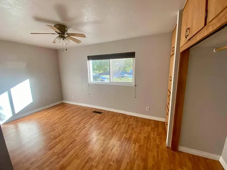 801 Runyan Dr — Photo 15