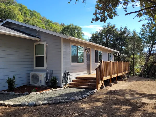 110 Loop Rd, Myrtle Creek, OR 97457