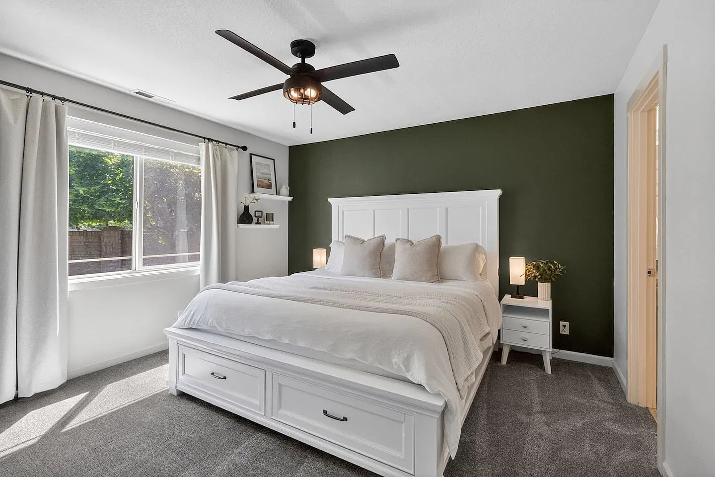 3 bed, 1400 sqft, $3,300 — Photo 2