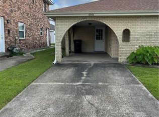 8506 Deerfield St, Chalmette, LA 70043