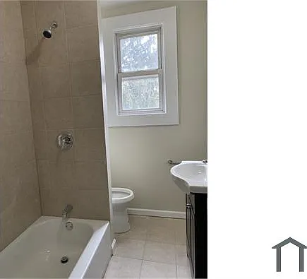 49 Fabyan Pl #1L — Photo 1