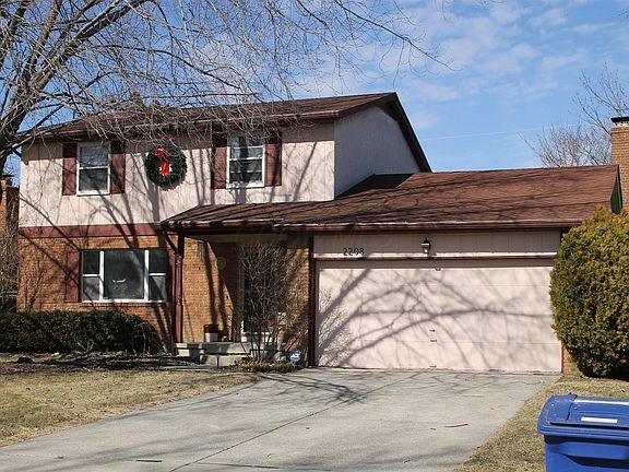 2nd image of 2208 Pine Knoll Ave