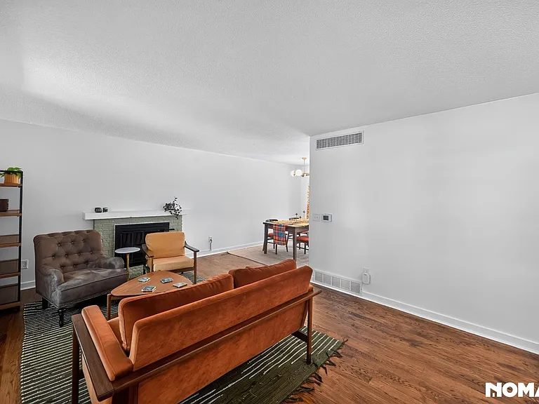 15652 E Jefferson Ave — Photo 7