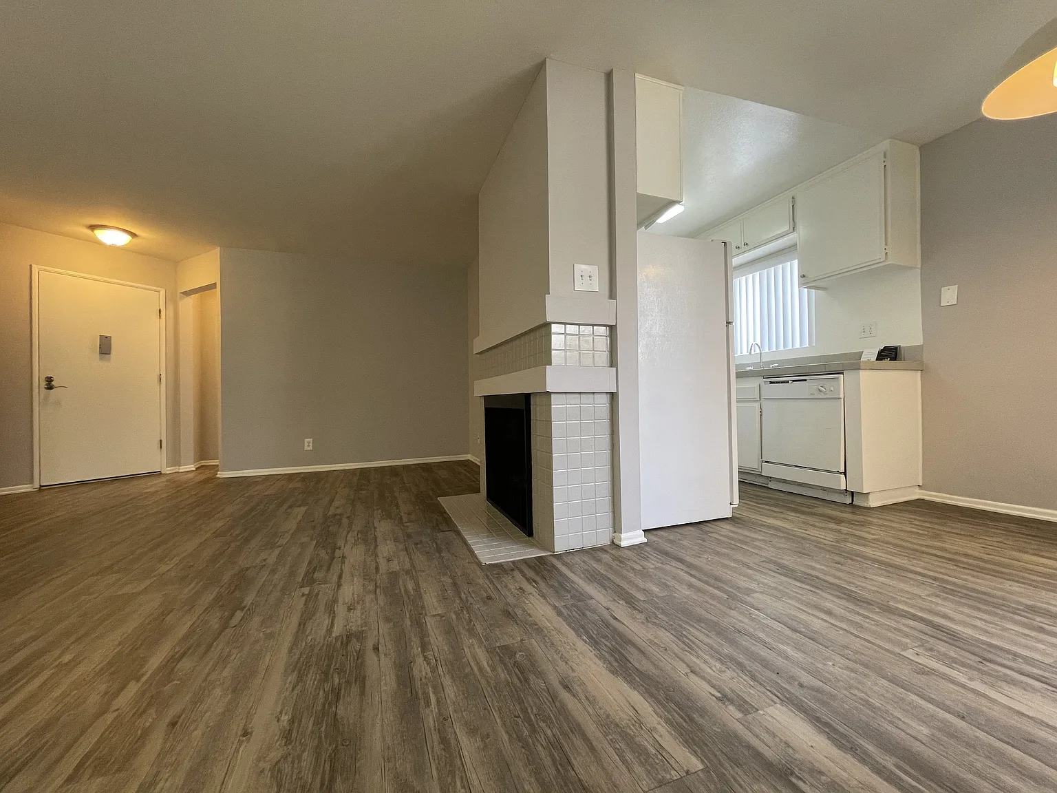 Lido Apartments - 3462 Mentone Ave — Photo 3