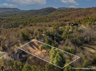 17 Thornapple Dr, Hendersonville, NC 28739