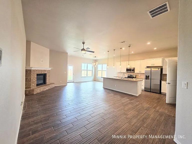 6801 Ranch Ave — Photo 2