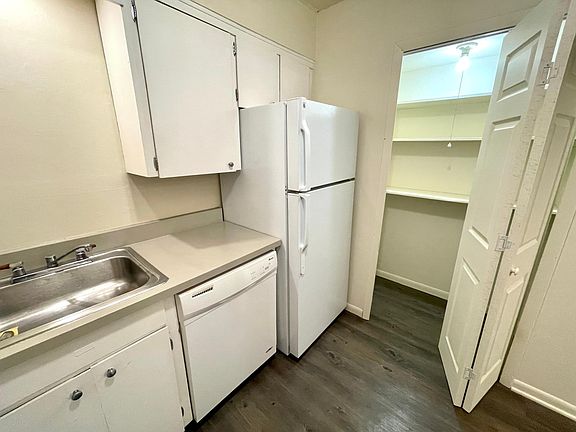 3rd image of 3410 Pennsylvania Ave #2