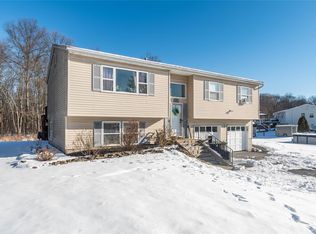 302 Teal Ct, Newburgh, NY 12550