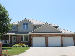 3409 Golf View Dr, Norfolk, NE 68701