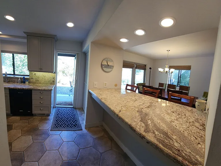 270 E Foothill Blvd — Photo 24