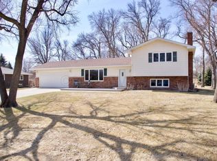 7121 Woodland Cir, Horace, ND 58047