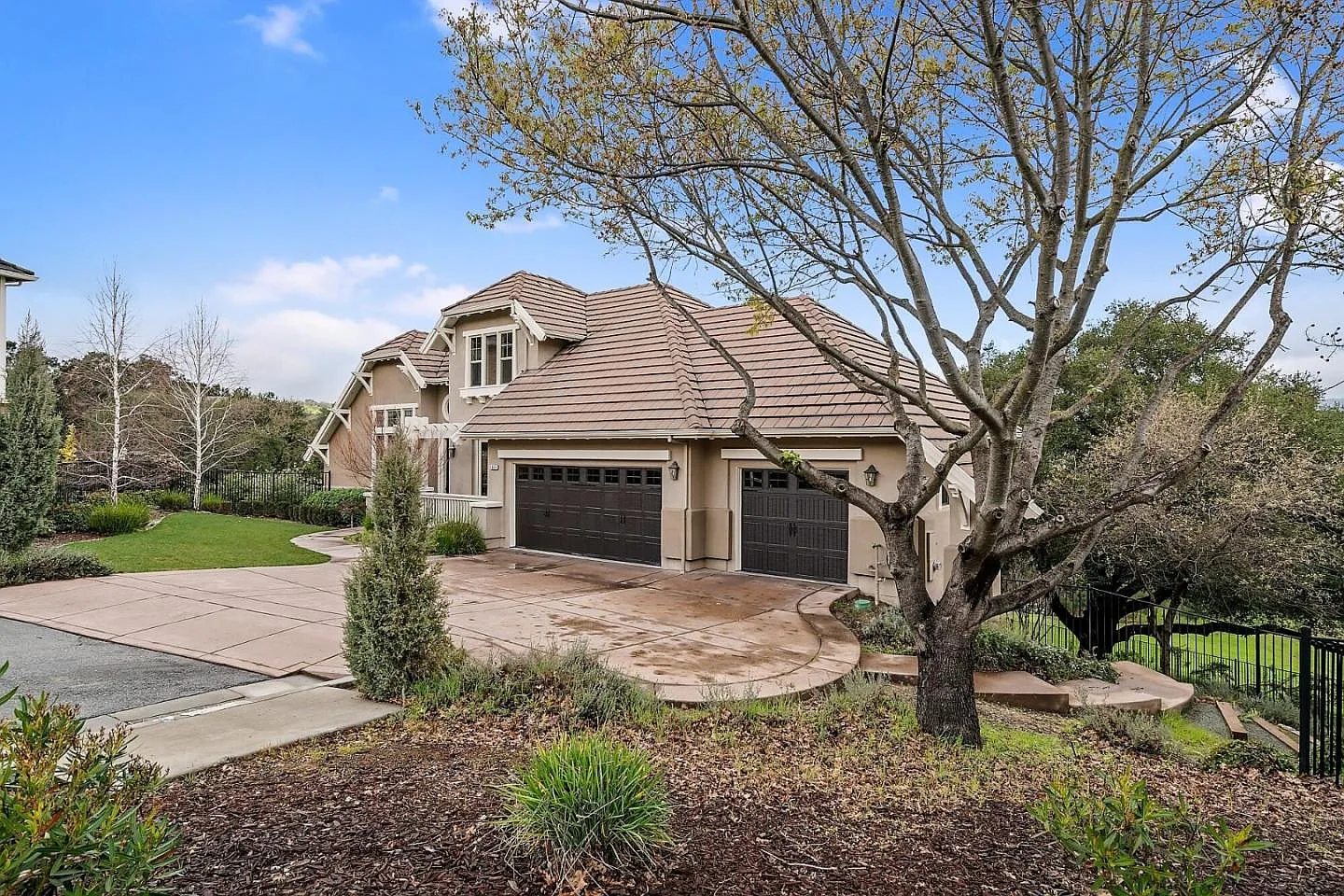 1921 Lavender Way photo 1