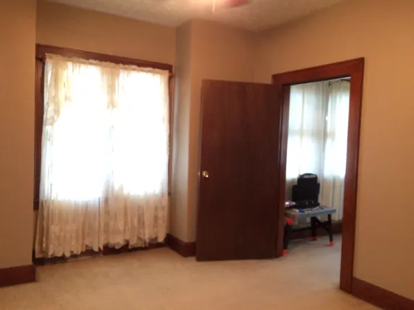 307 Main St, Belpre, OH 45714