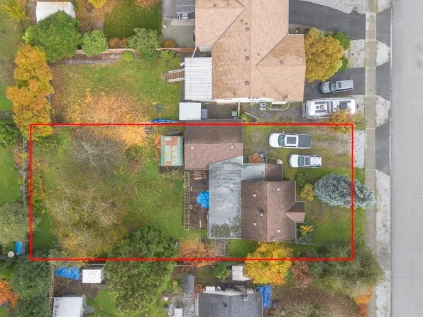 988 Irvine St, Coquitlam, BC V3C 3L9