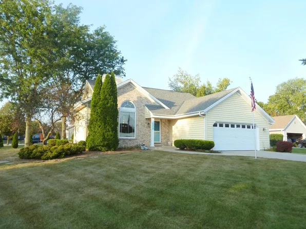 1003 Arrowwood COURT, Pewaukee, WI 53072