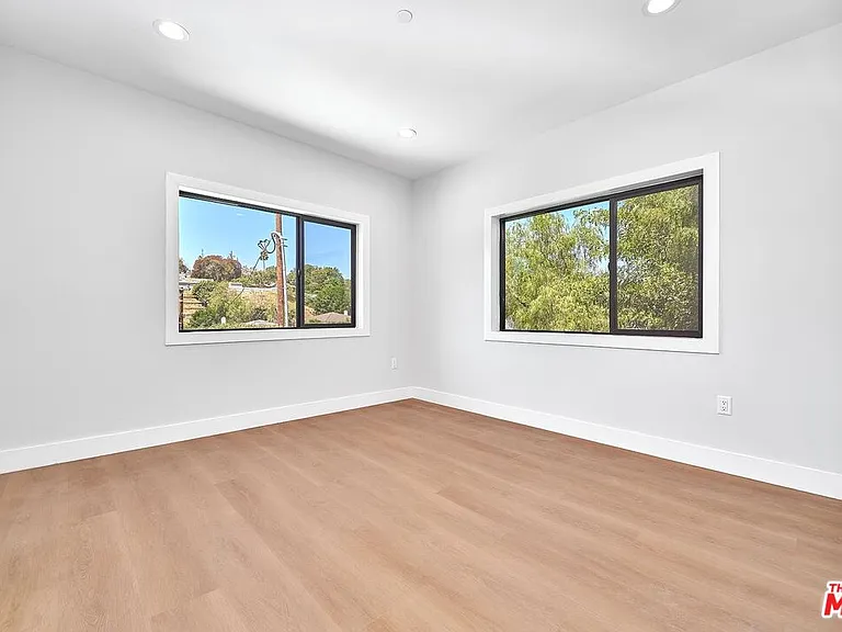 102 Marion Blvd — Photo 45
