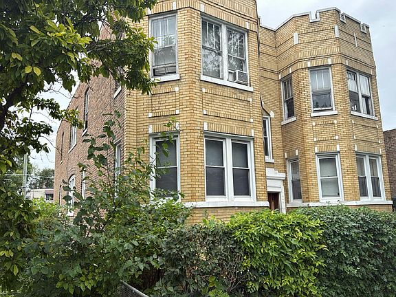 3rd image of 3208-10 W 64th Pl