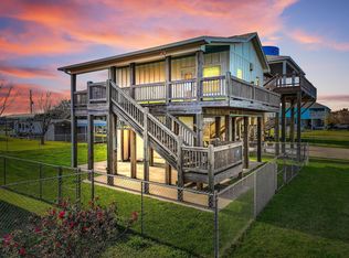 963 W Verdia Dr, Crystal Beach, TX 77650