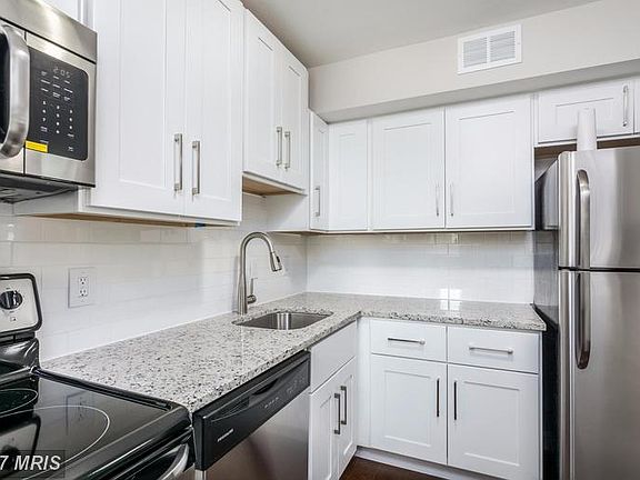 3rd image of 7928 Piedmont Ave