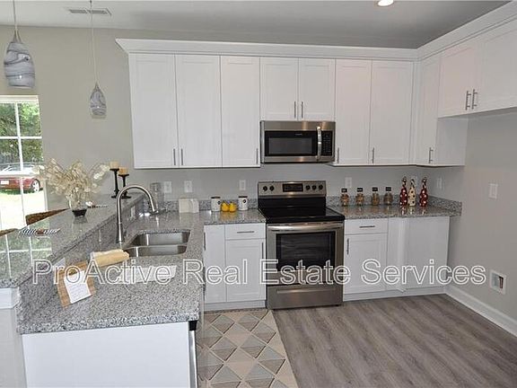 4th image of 213 Kilby Ave