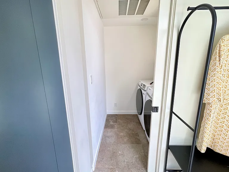 5285 N College View Ave — Photo 5