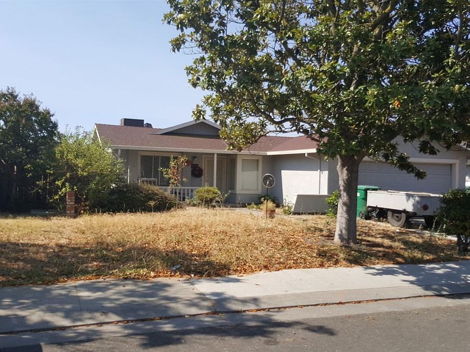 2nd image of 1814 Crestwood Cir