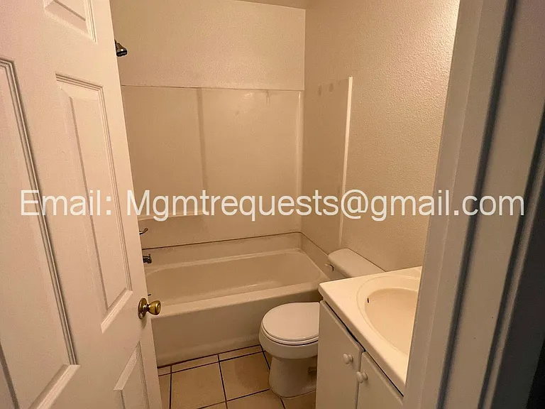 850 Prescott Way #D — Photo 9