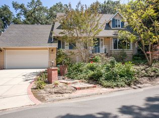 21414 Arcos Dr, Woodland Hills, CA 91364