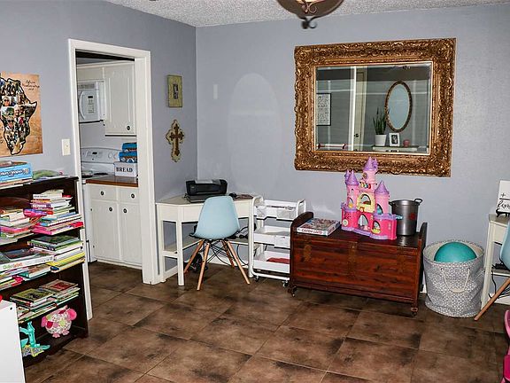 4th image of 1716 Julieanna Dr