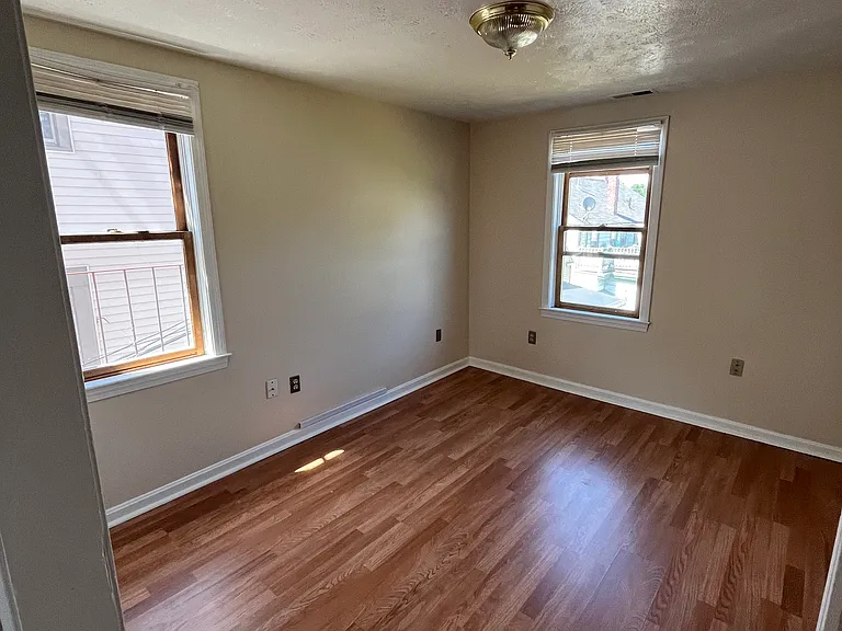 4 Ferryalls Ct #2 — Photo 10