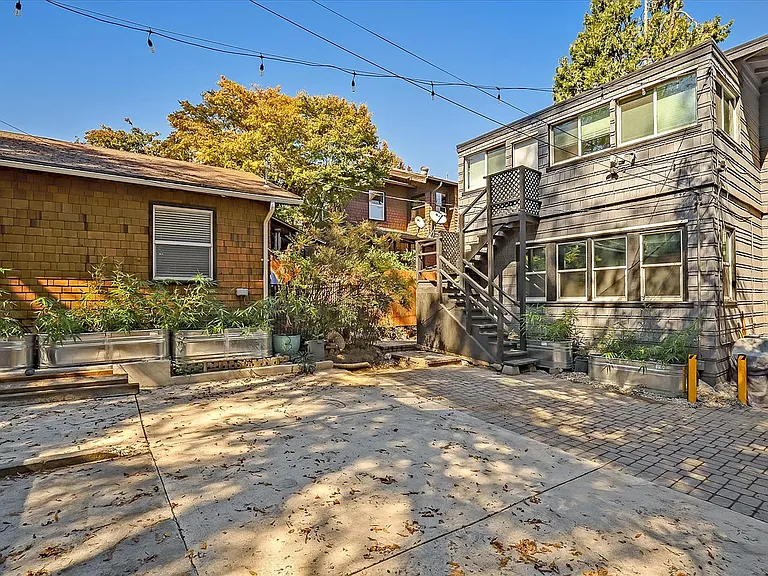 27 Westall Ave — Photo 36