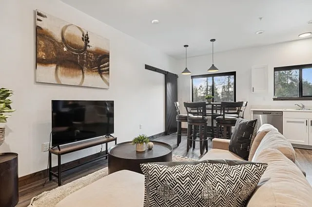 101 Wilcat Way — Photo 2