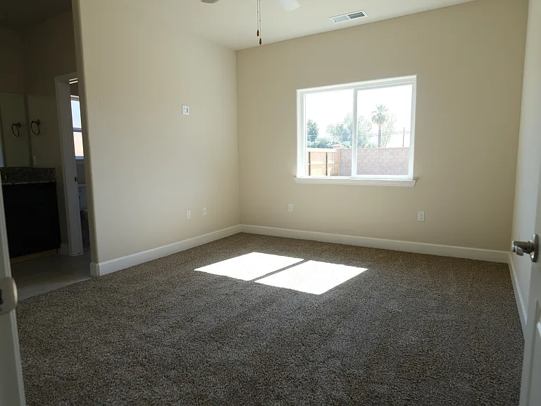 804 N Palm St — Photo 17