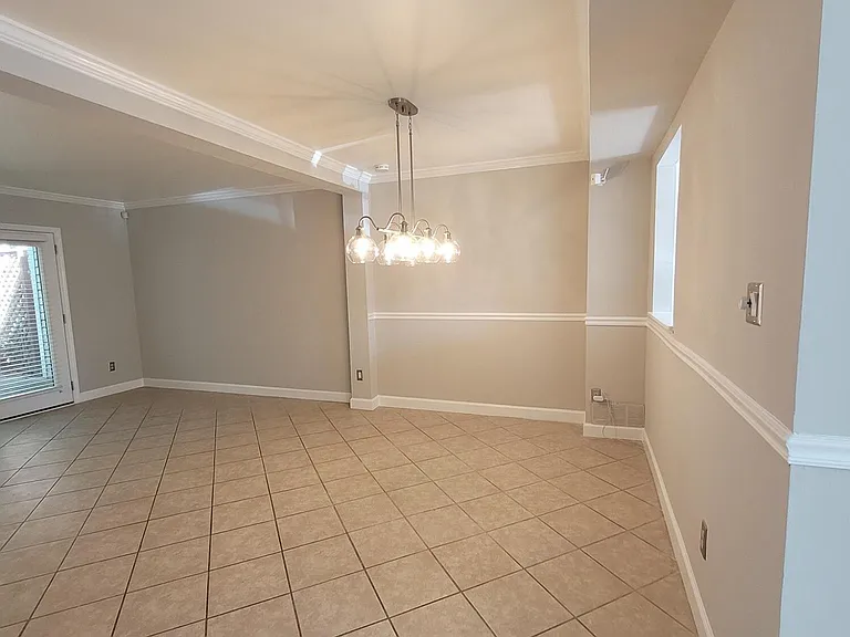 7831 Stephanie Ln — Photo 11