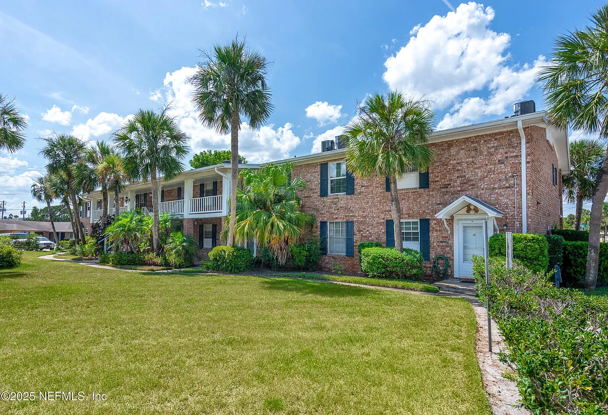 Building Photo - 22 Comares Ave #4A