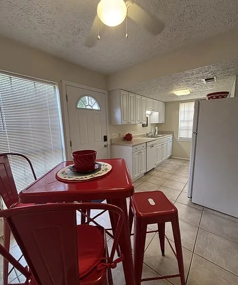 826 Tibet Ave — Photo 1