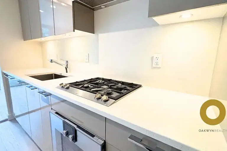 4488 Cambie St #205 — Photo 5