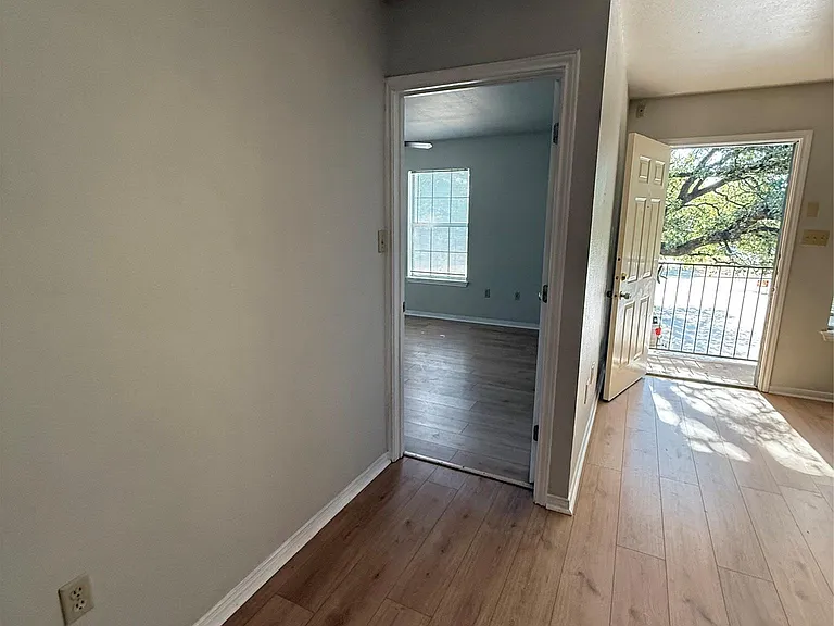 2907 Whisper Oaks Ln #D — Photo 7