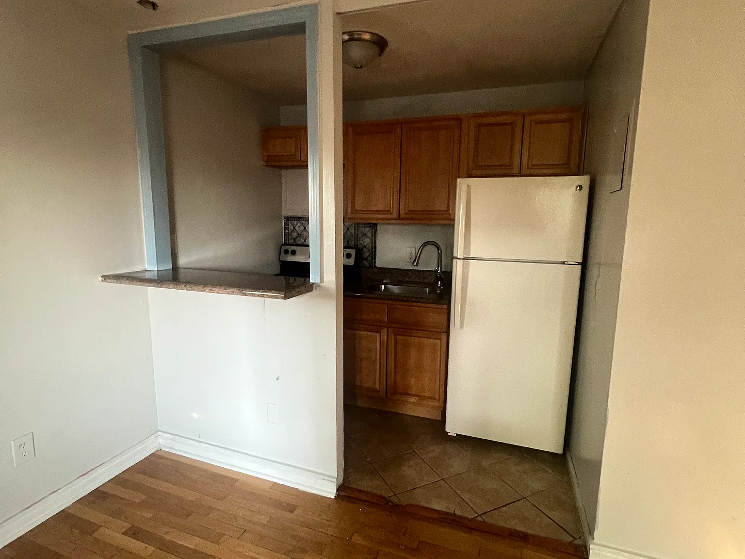 1 bed, 800 sqft, $1,600 — Photo 3