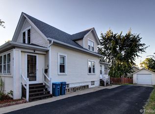 811 Charles St, Aurora, IL 60506