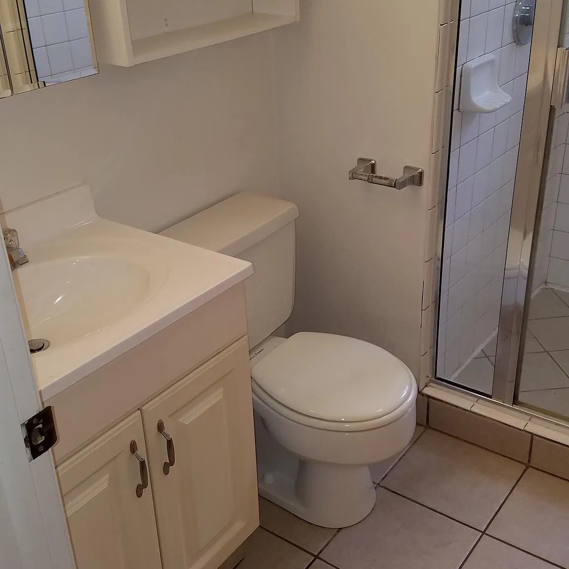 6 bed, 2000 sqft, $4,000 — Photo 3