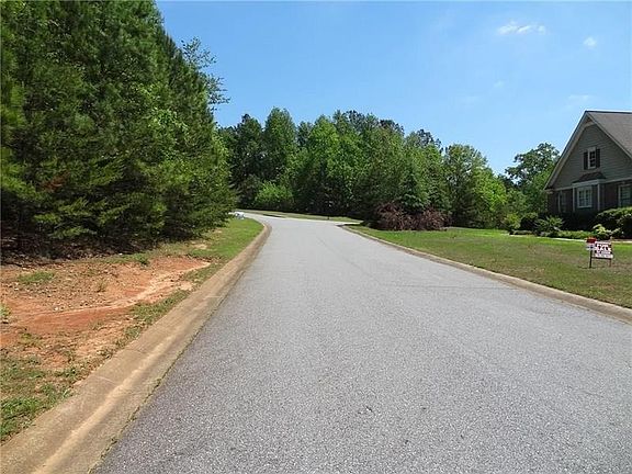 3rd image of 104 Carney Dr