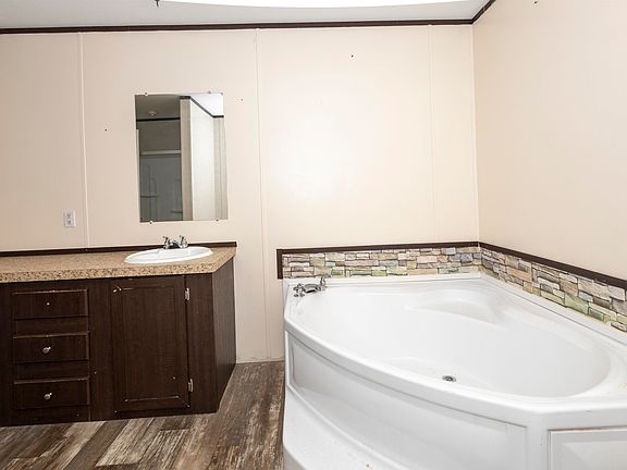 4th image of 300746 McAly Rd