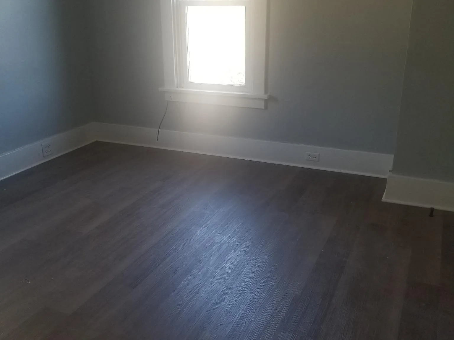 537 N Elm St — Photo 3