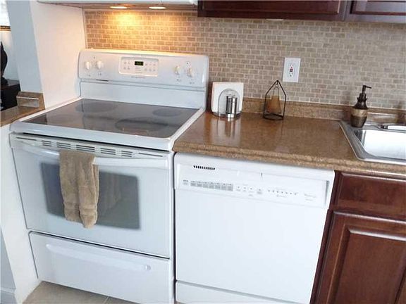 3rd image of 2550 SW 54th Ave