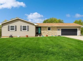 154 Circle Dr, Williamsburg, IA 52361