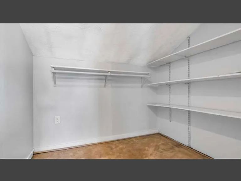324 Elm St #B — Photo 16